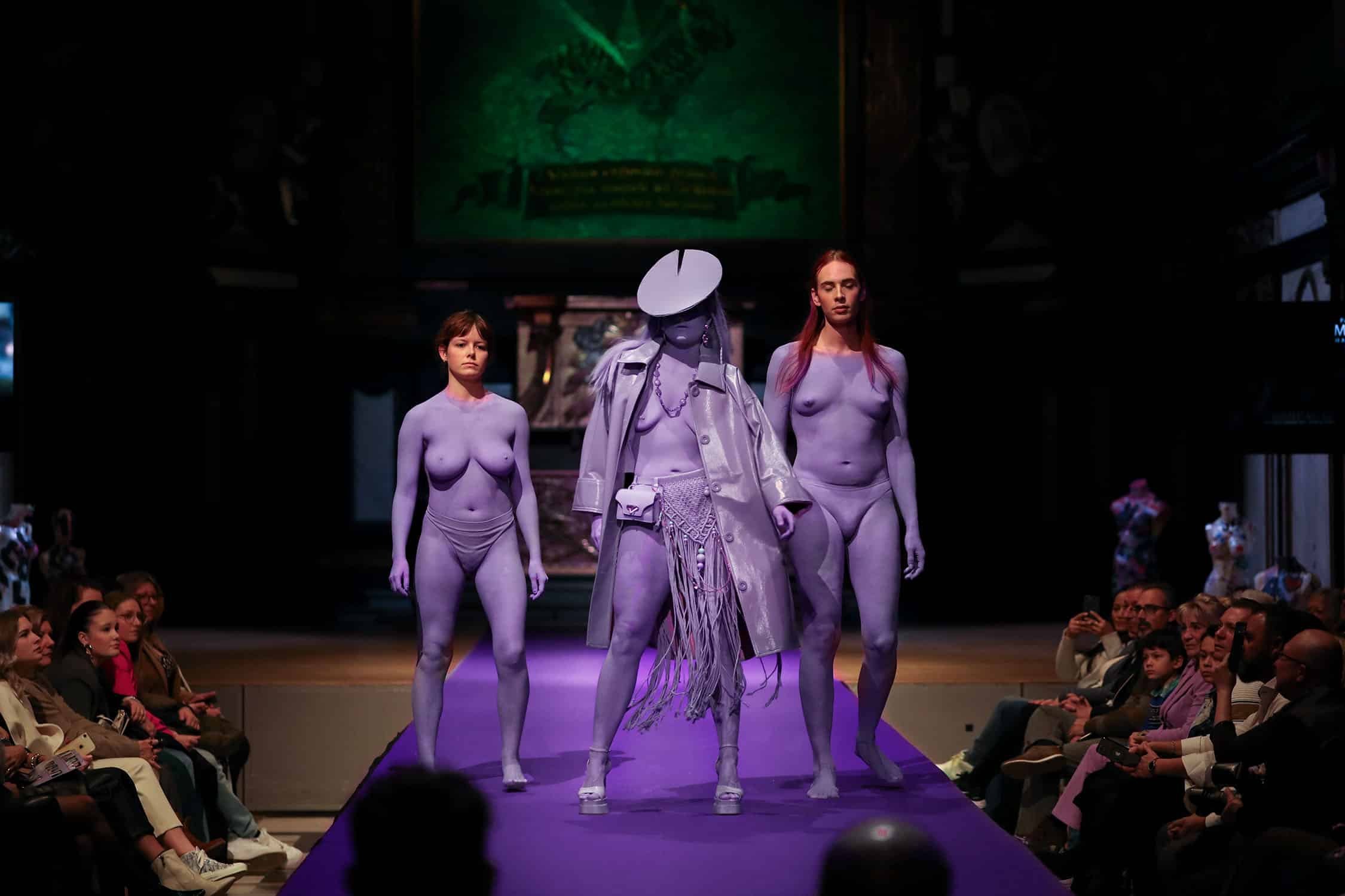 Performance Antwerp catwalk